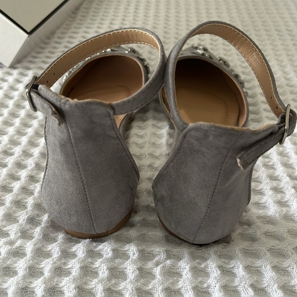 Charlotte Russe Pointed Toe Flats - Picture 4 of 7